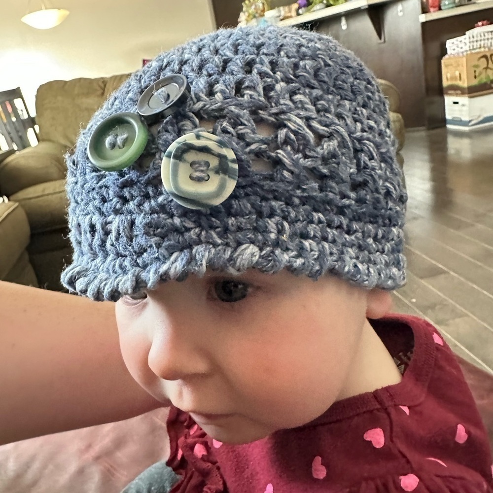 Handmade wool hat/toque for babies 3-6 months old